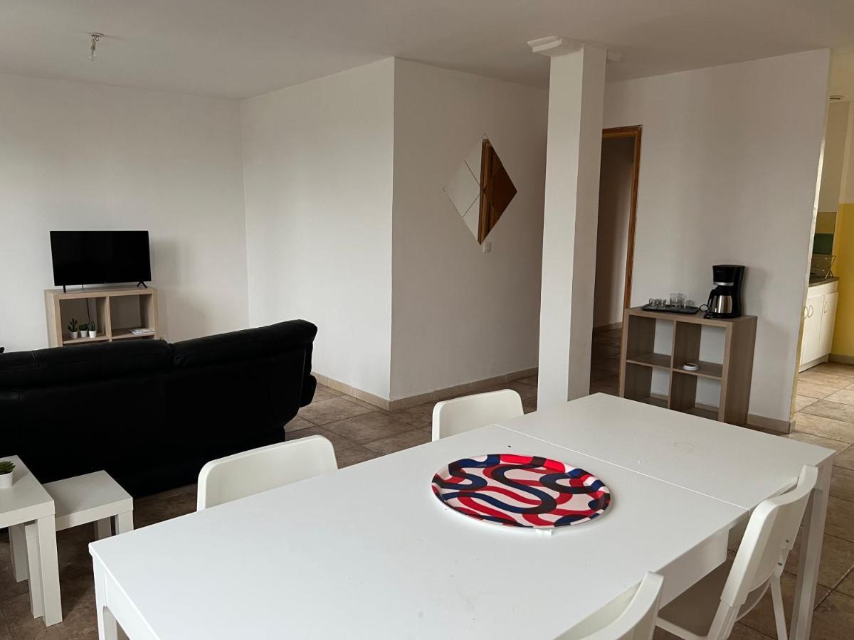 Ferienwohnung Le Relais De Saint Loup 1 A 66 Personnes Montereau-faut-Yonne Exterior foto